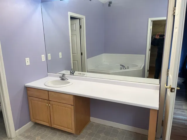 $899,000 | 10 Checkerberry Lane, Londonderry, NH 03053