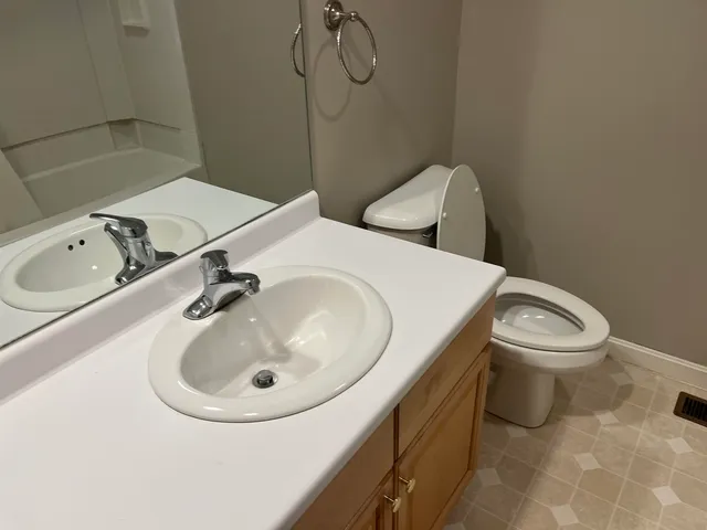 $899,000 | 10 Checkerberry Lane, Londonderry, NH 03053