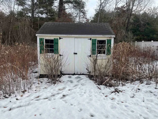 $899,000 | 10 Checkerberry Lane, Londonderry, NH 03053