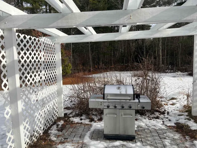 $899,000 | 10 Checkerberry Lane, Londonderry, NH 03053