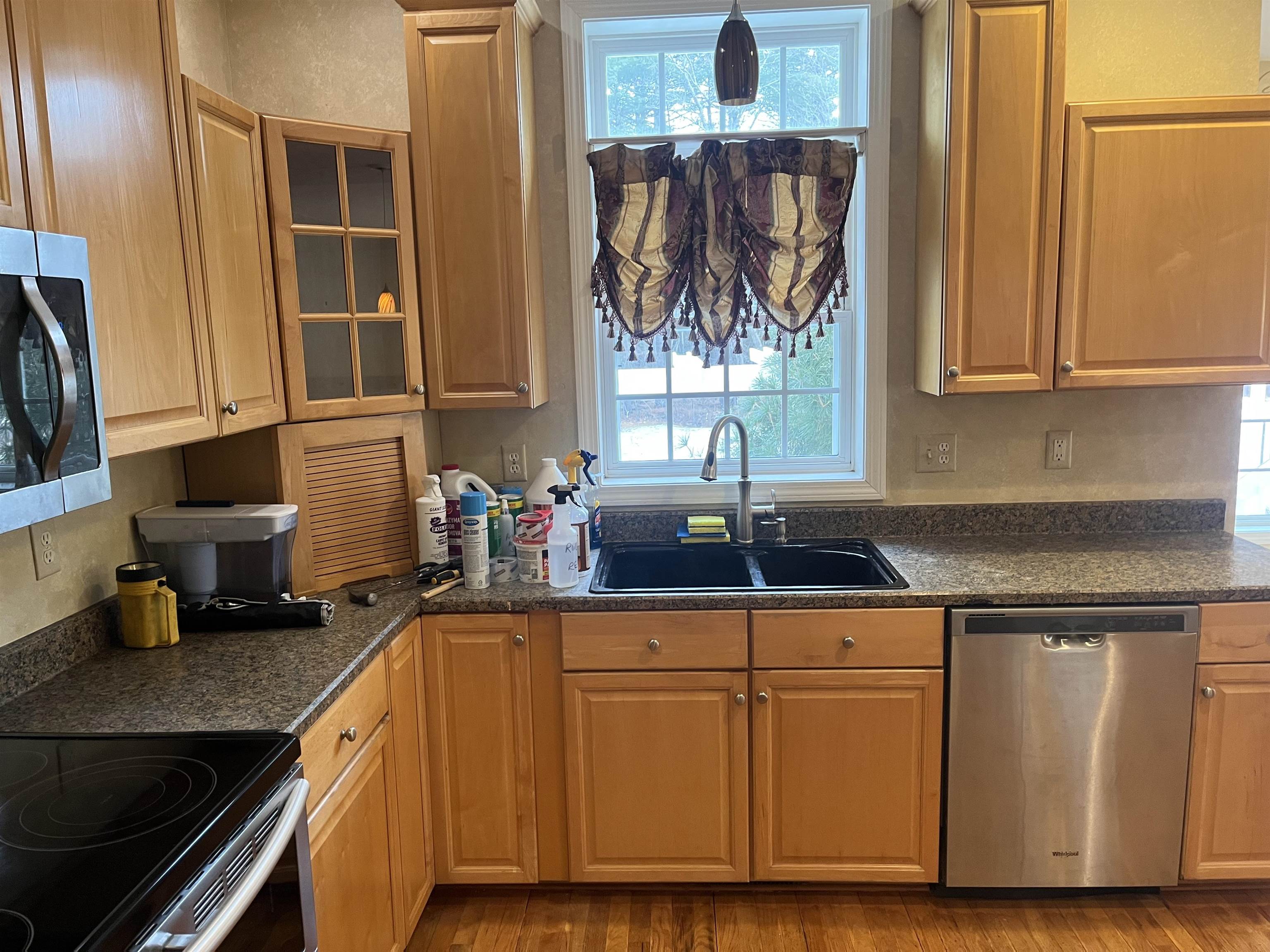 10 Checkerberry Lane Londonderry, NH 03053 - Photo 9 of 50