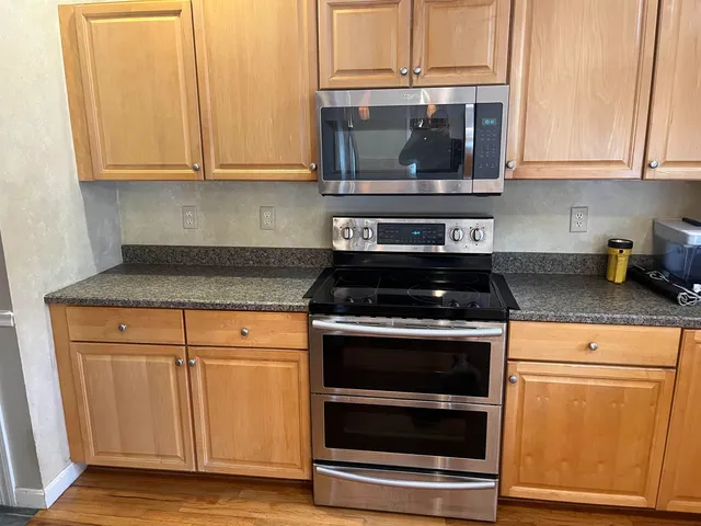 $899,000 | 10 Checkerberry Lane, Londonderry, NH 03053