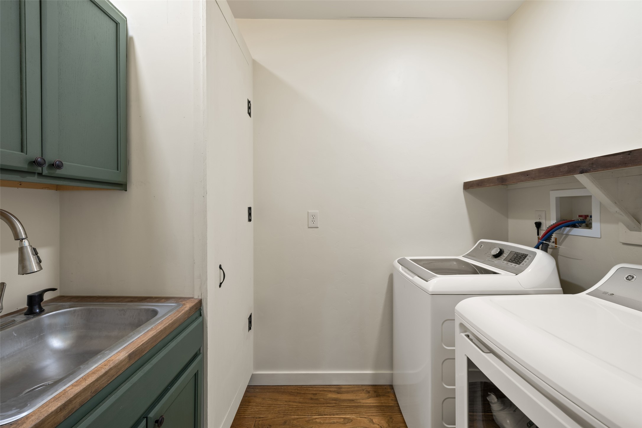 2124 Crabapple Road Blanco, TX 78606 - Photo 16 of 31 Laundry Room - Main Level