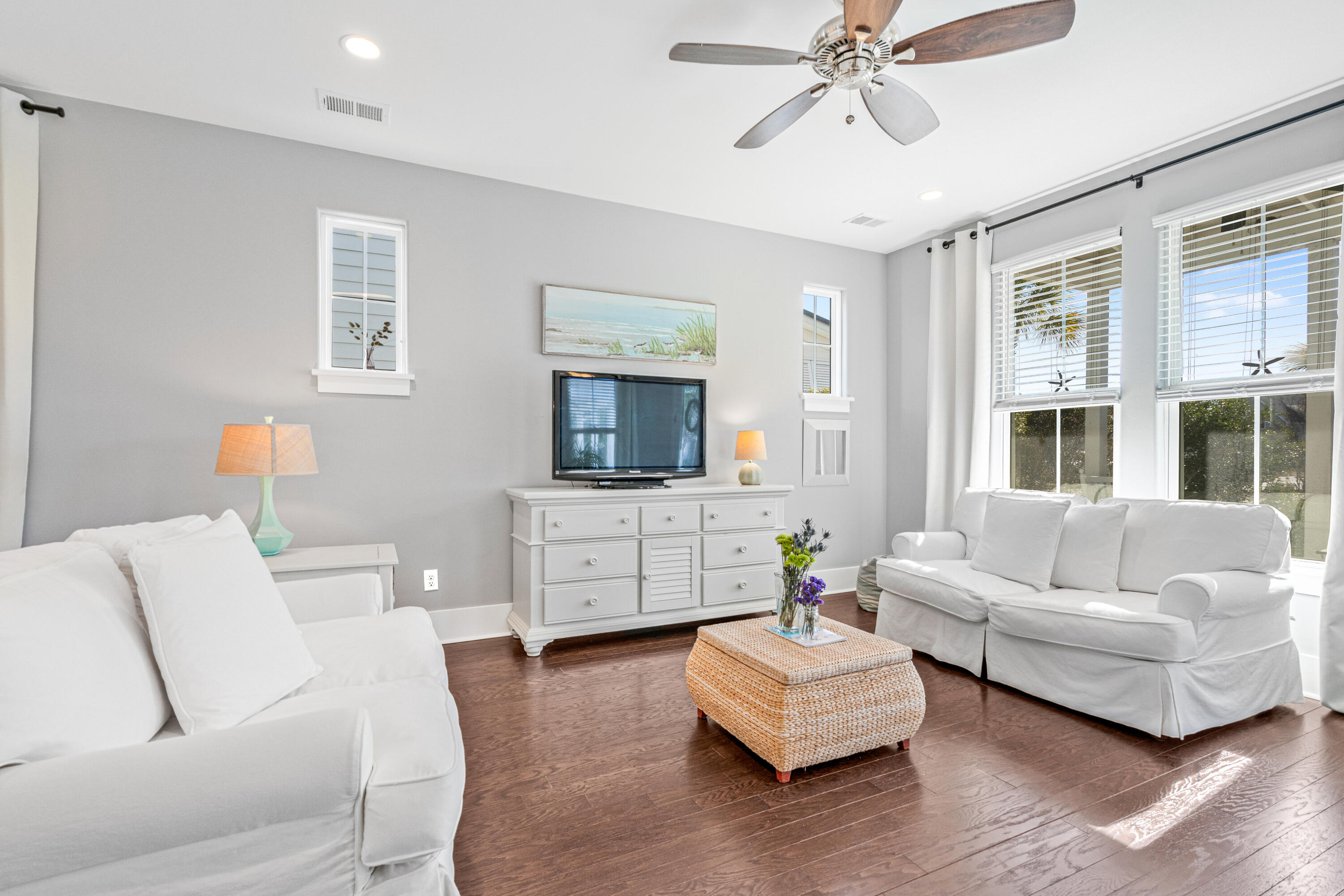 310 Watergrass Street Summerville, SC 29486 - Photo 8 of 23 DSC03886