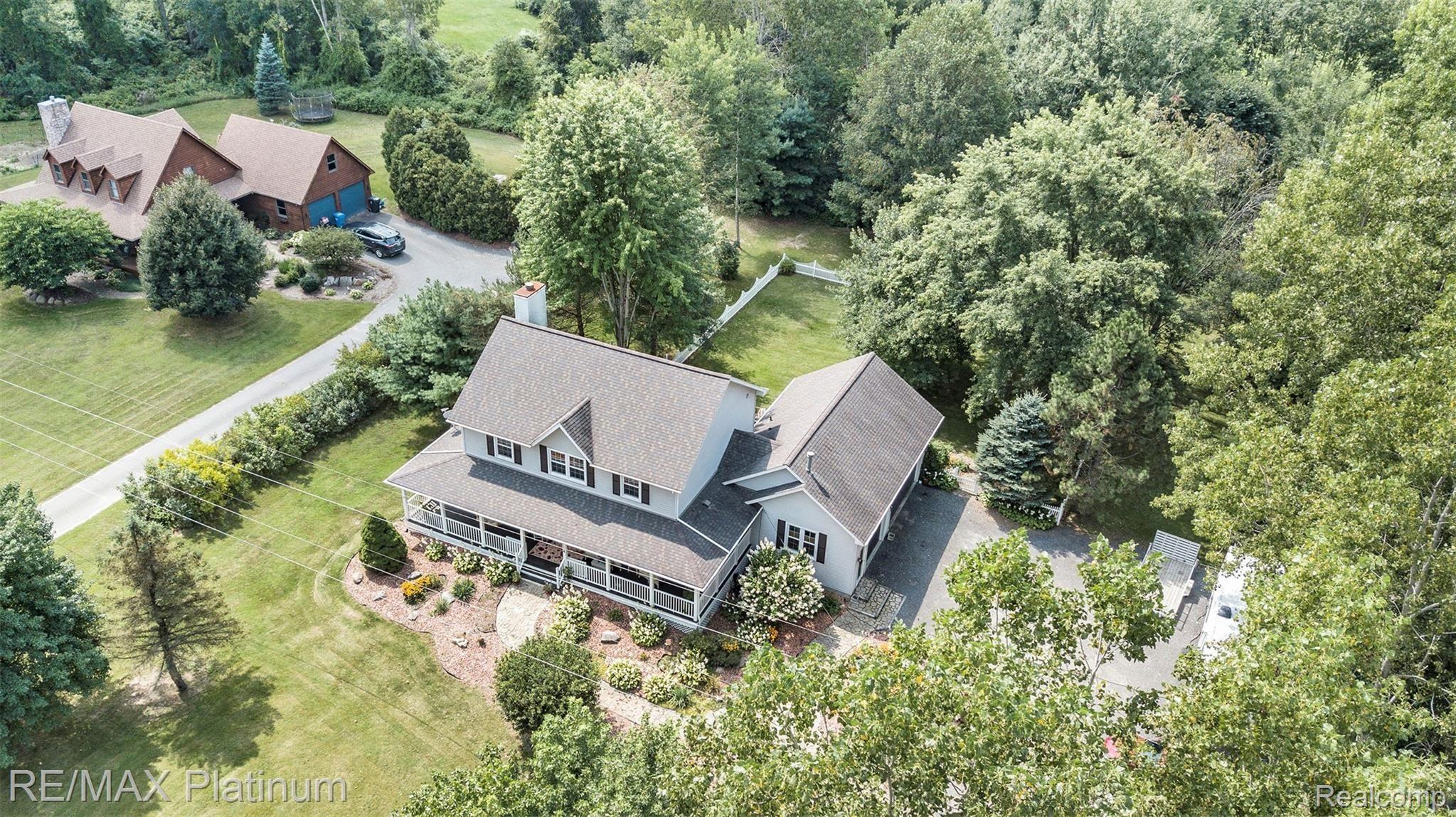 1158 Hunter Road Brighton, MI 48114 - Photo 33 of 37 DJI_0881.jpg