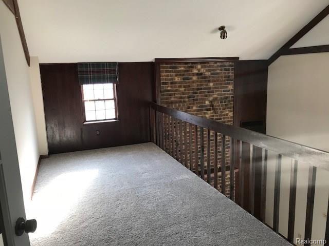 999 Roslyn Road Grosse Pointe Woods, MI 48236 - Photo 6 of 17