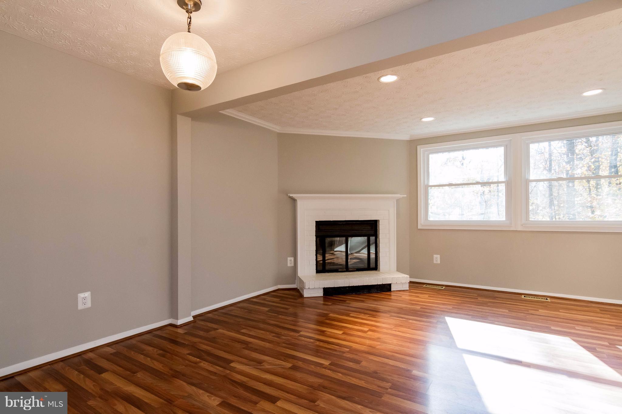 8030 Grandview Court Springfield, VA 22153 - Photo 14 of 27 Breakfast/ Dining Room