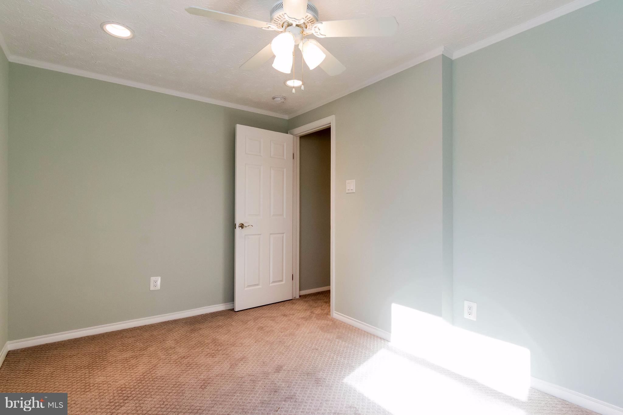 8030 Grandview Court Springfield, VA 22153 - Photo 20 of 27 Upstairs Bedroom 1 - recessed lighting