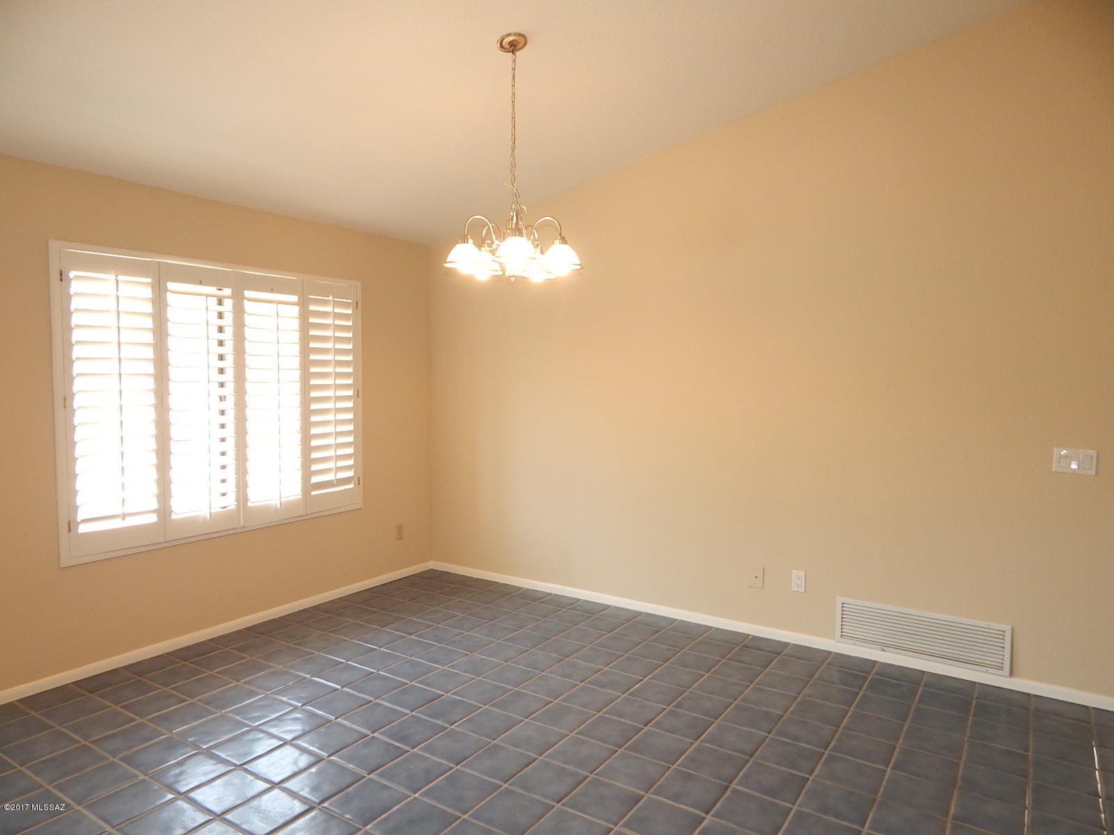 4720 West Hardy Road Tucson, AZ 85742 - Photo 8 of 25