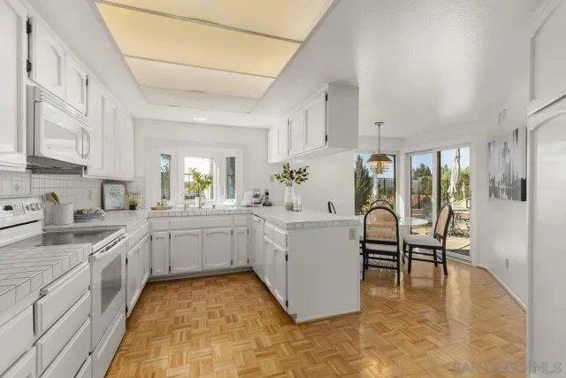 $929,000 | 17632 Caminito Hercuba, San Diego, CA 92128