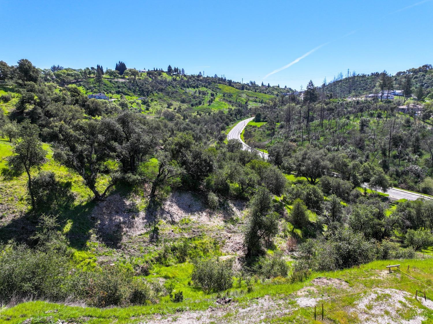 1033 Sundown Trail Santa Rosa, CA 95404 - Photo 18 of 45 a view of a garden with houses