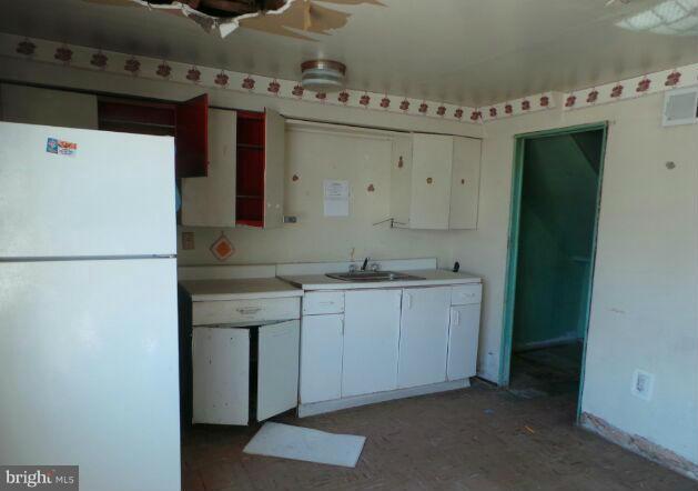 2045 Kelmore Road Baltimore, MD 21222 - Photo 6 of 13 Interior (General)
