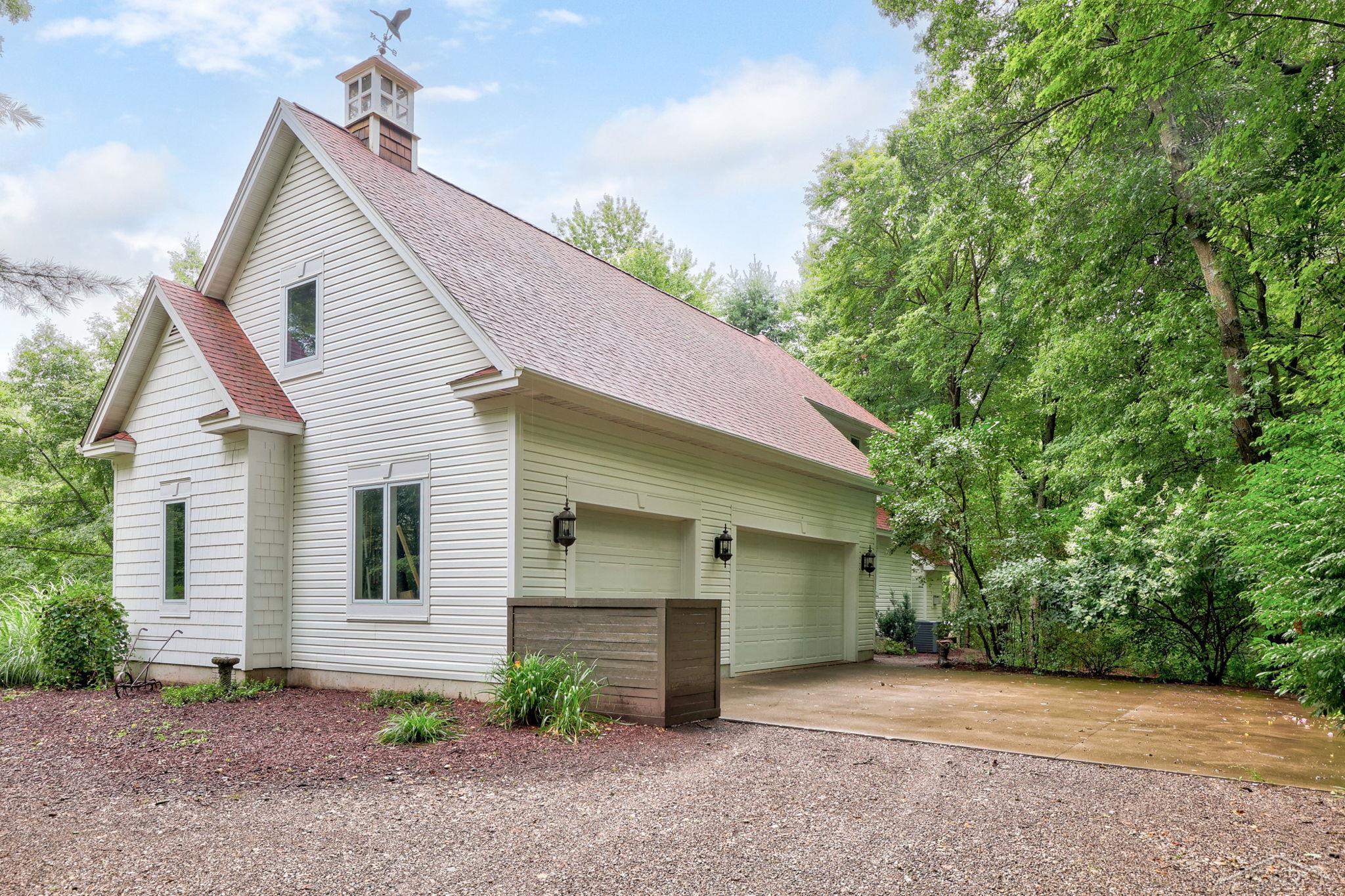 544 East Monroe Road Midland, MI 48642 - Photo 5 of 97 50119790-4.JPG