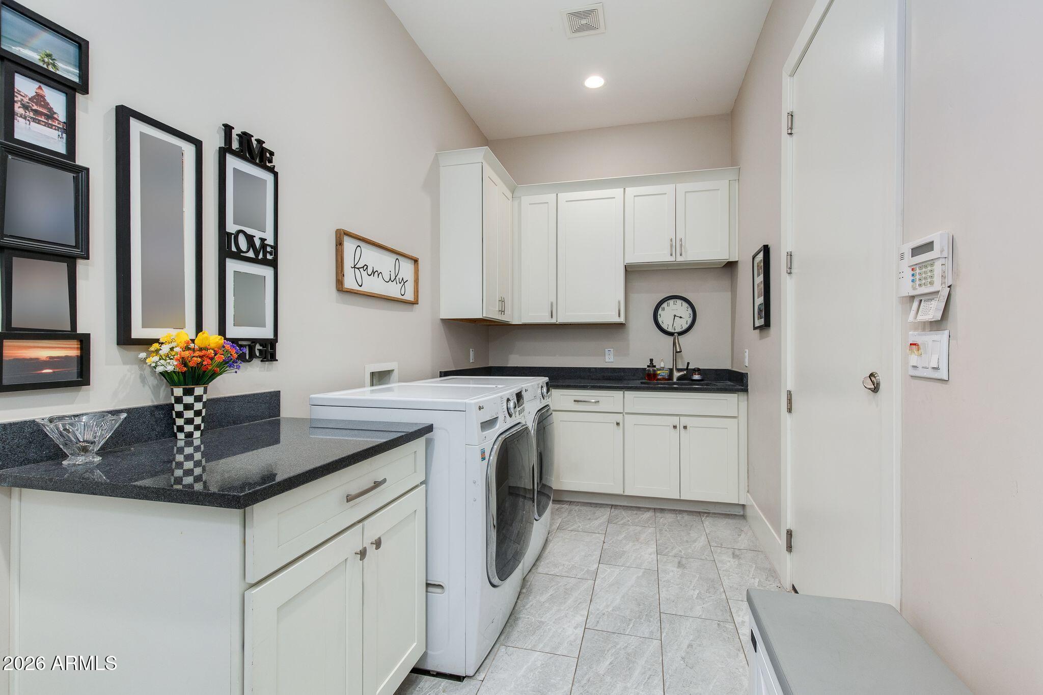 5039 North 35th Street Phoenix, AZ 85018 - Photo 26 of 27 Laundry Room