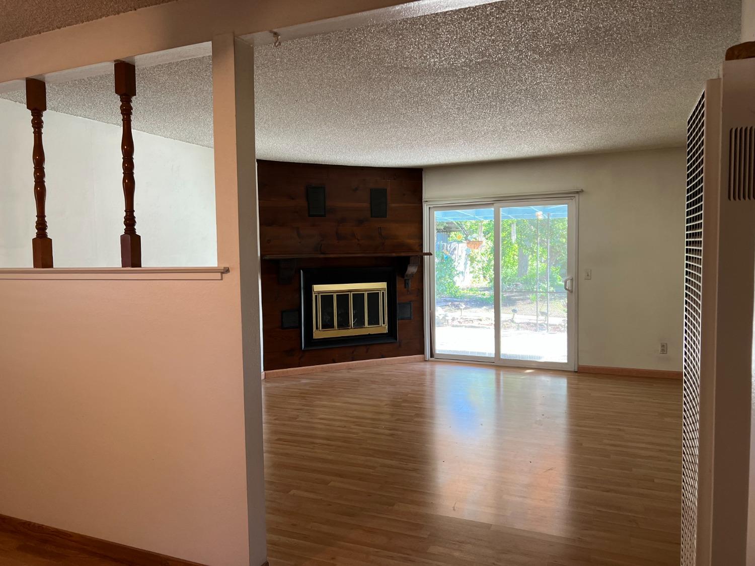 1305 Merced Street Madera, CA 93638 - Photo 11 of 29 Gallery Image 11