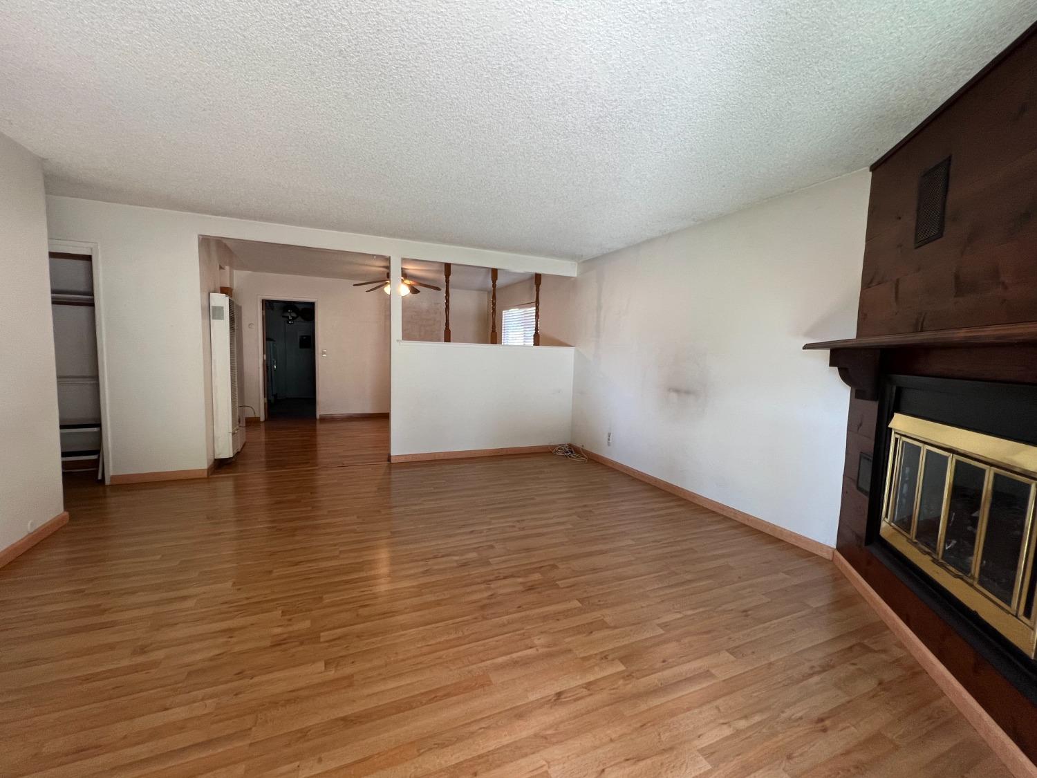 1305 Merced Street Madera, CA 93638 - Photo 12 of 29 Gallery Image 12