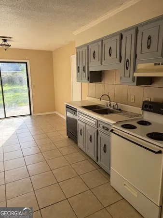 $925 | 114 Pamela Way, Unit B, Statesboro, GA 30461