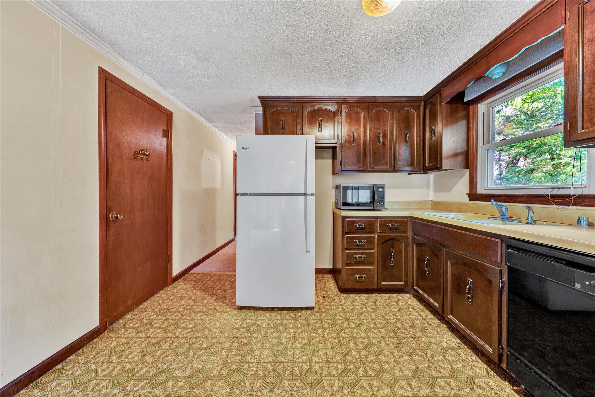 708 High Point Road Moneta, VA 24121 - Photo 17 of 40 17-DSC00031