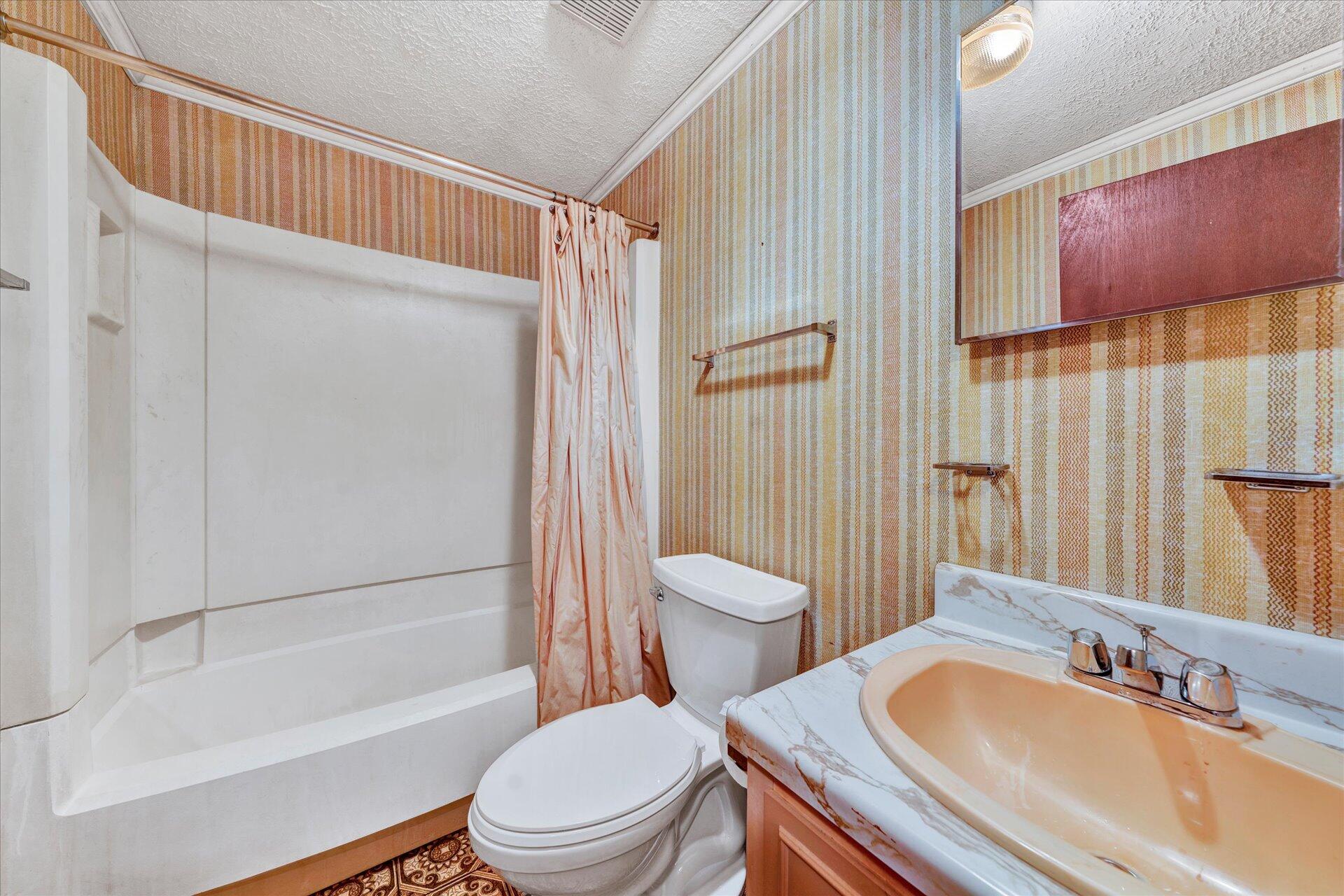 708 High Point Road Moneta, VA 24121 - Photo 18 of 40 18-DSC00061