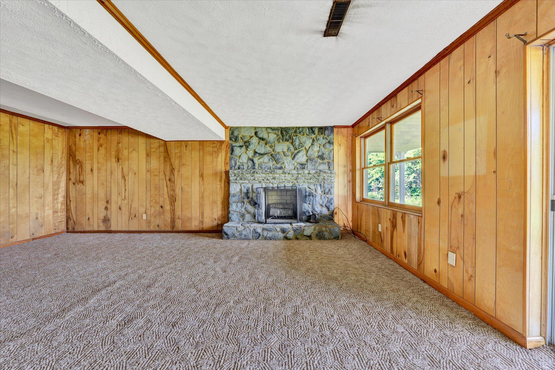 708 High Point Road Moneta, VA 24121 - Photo 25 of 40 25-DSC00019