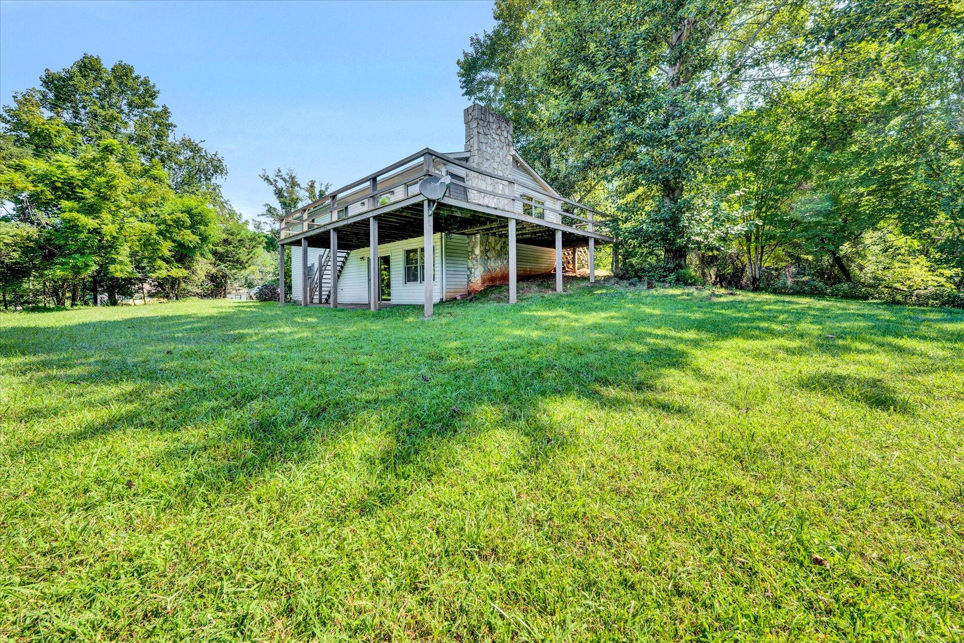 708 High Point Road Moneta, VA 24121 - Photo 3 of 40 03-DSC00085