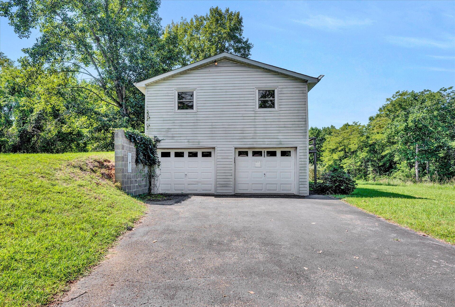 708 High Point Road Moneta, VA 24121 - Photo 31 of 40 31-DSC00004