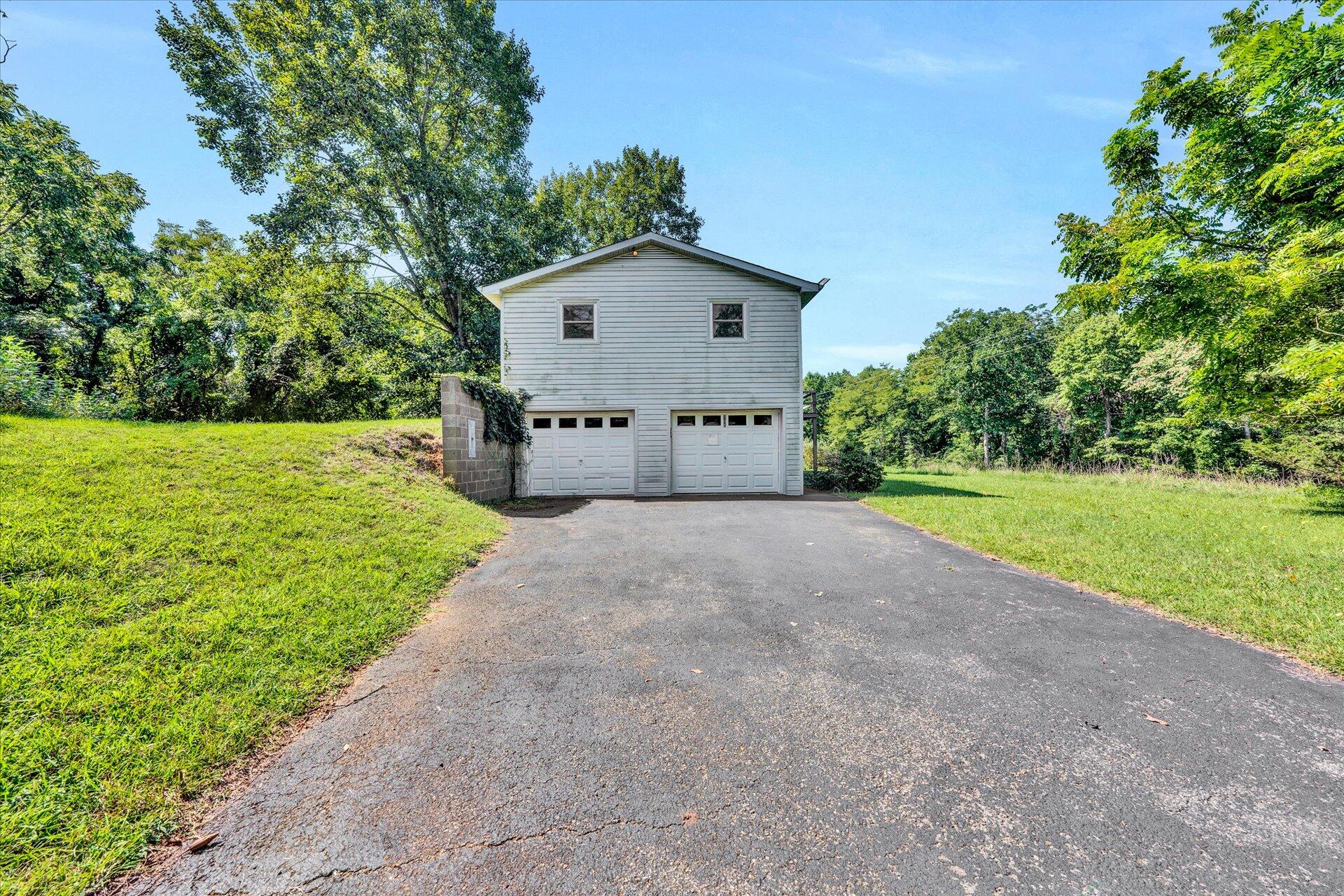 708 High Point Road Moneta, VA 24121 - Photo 32 of 40 32-DSC00001