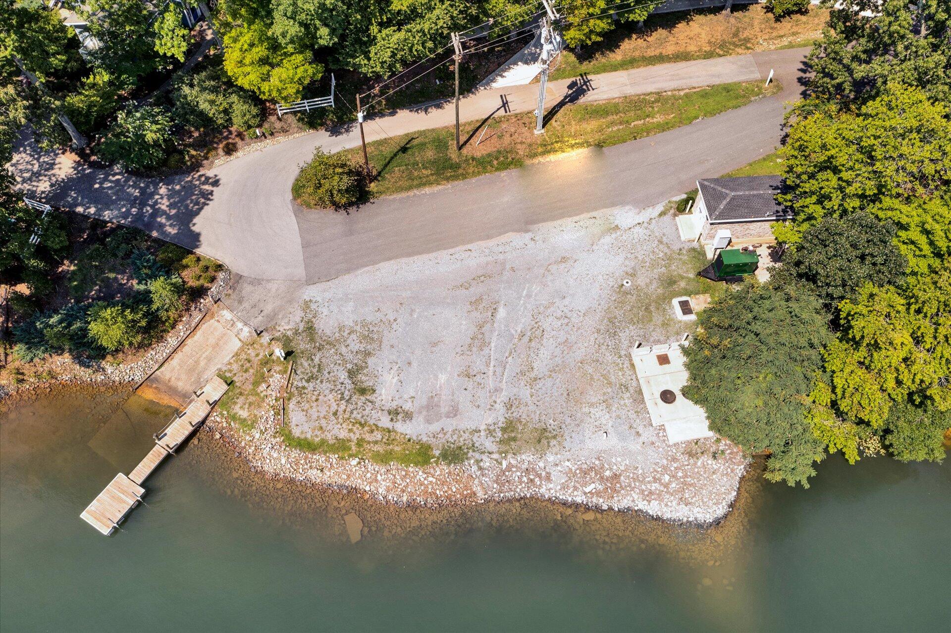 708 High Point Road Moneta, VA 24121 - Photo 34 of 40 34-Community Boat Launch