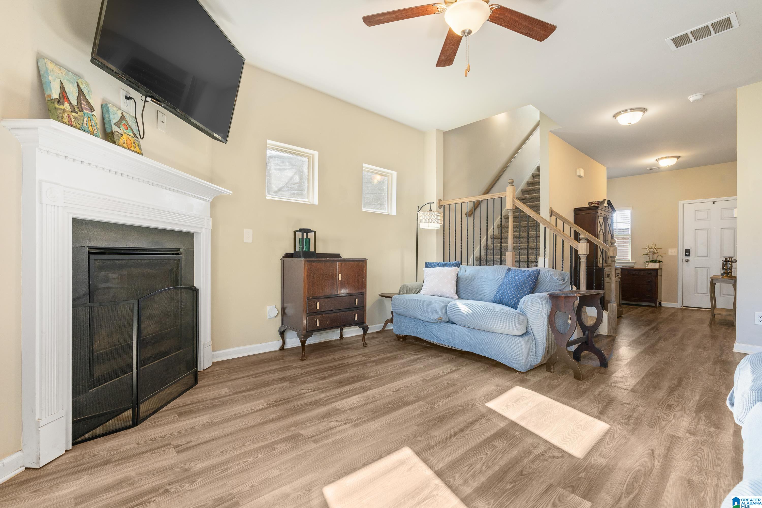 8684 Clarke Lane Leeds, AL 35094 - Photo 4 of 34