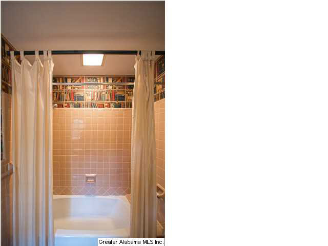 1633 Carson Road Birmingham, AL 35215 - Photo 15 of 32