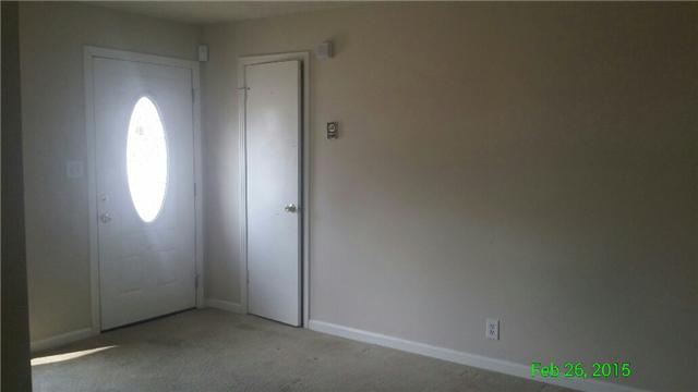 591 Lafayette Road Clarksville, TN 37042 - Photo 2 of 5 Living room