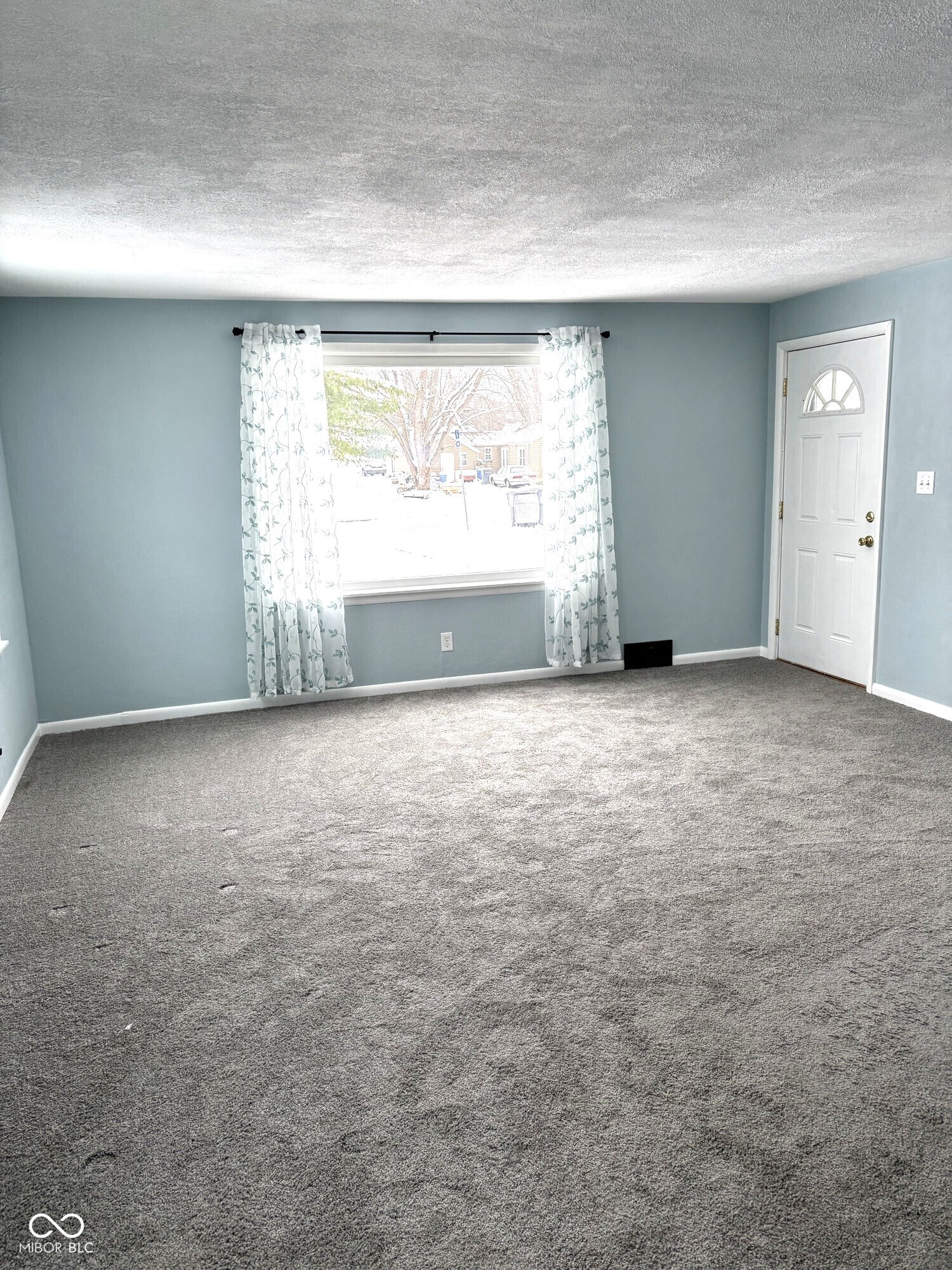 401 Elva Street Anderson, IN 46013 - Photo 6 of 16