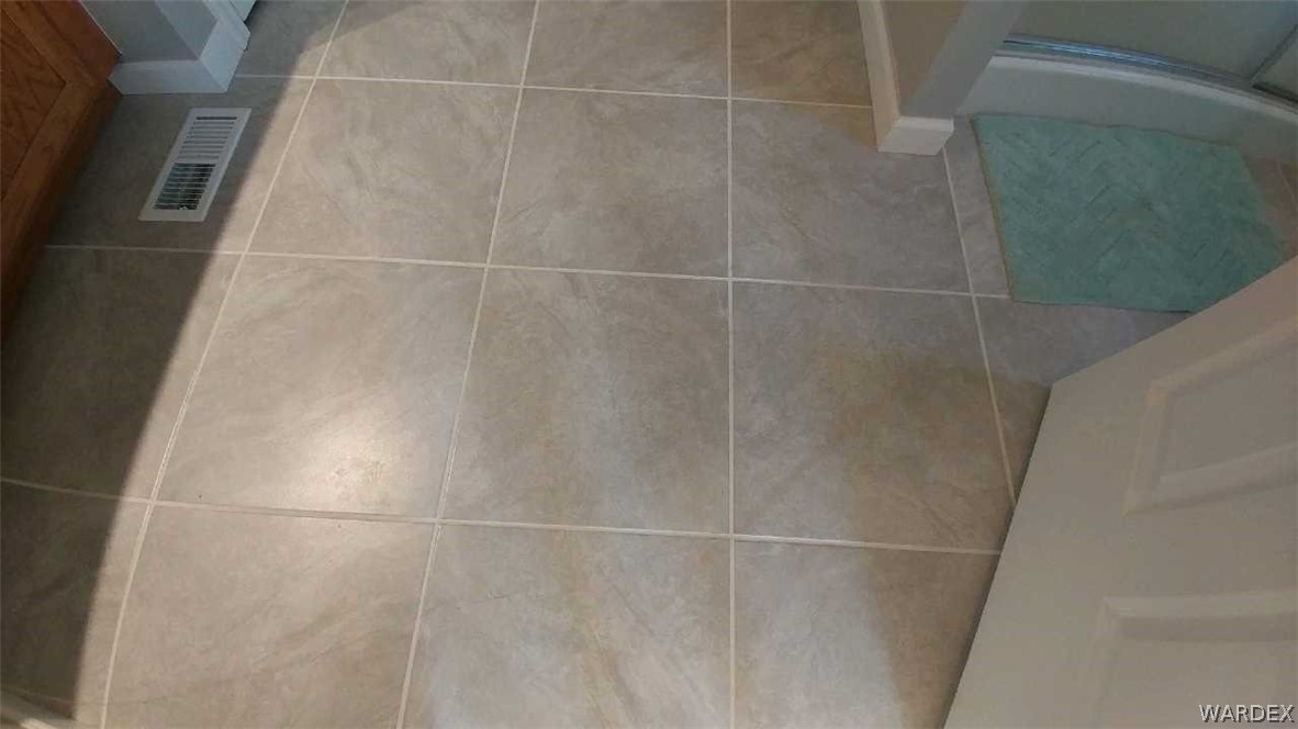 3634 Bibo Road Golden Valley, AZ 86413 - Photo 20 of 44 a bathroom with a shower