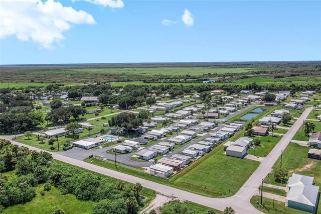 $84,000 | 1339 Old Lakeport Road Northwest, Unit 2B, Moore Haven, FL 33471