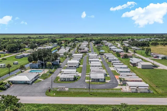 $84,000 | 1339 Old Lakeport Road Northwest, Unit 2B, Moore Haven, FL 33471