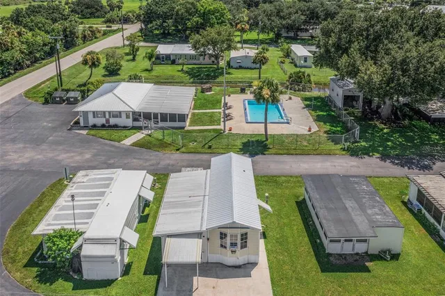 $84,000 | 1339 Old Lakeport Road Northwest, Unit 2B, Moore Haven, FL 33471