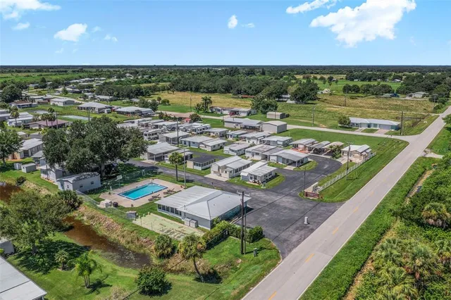 $84,000 | 1339 Old Lakeport Road Northwest, Unit 2B, Moore Haven, FL 33471