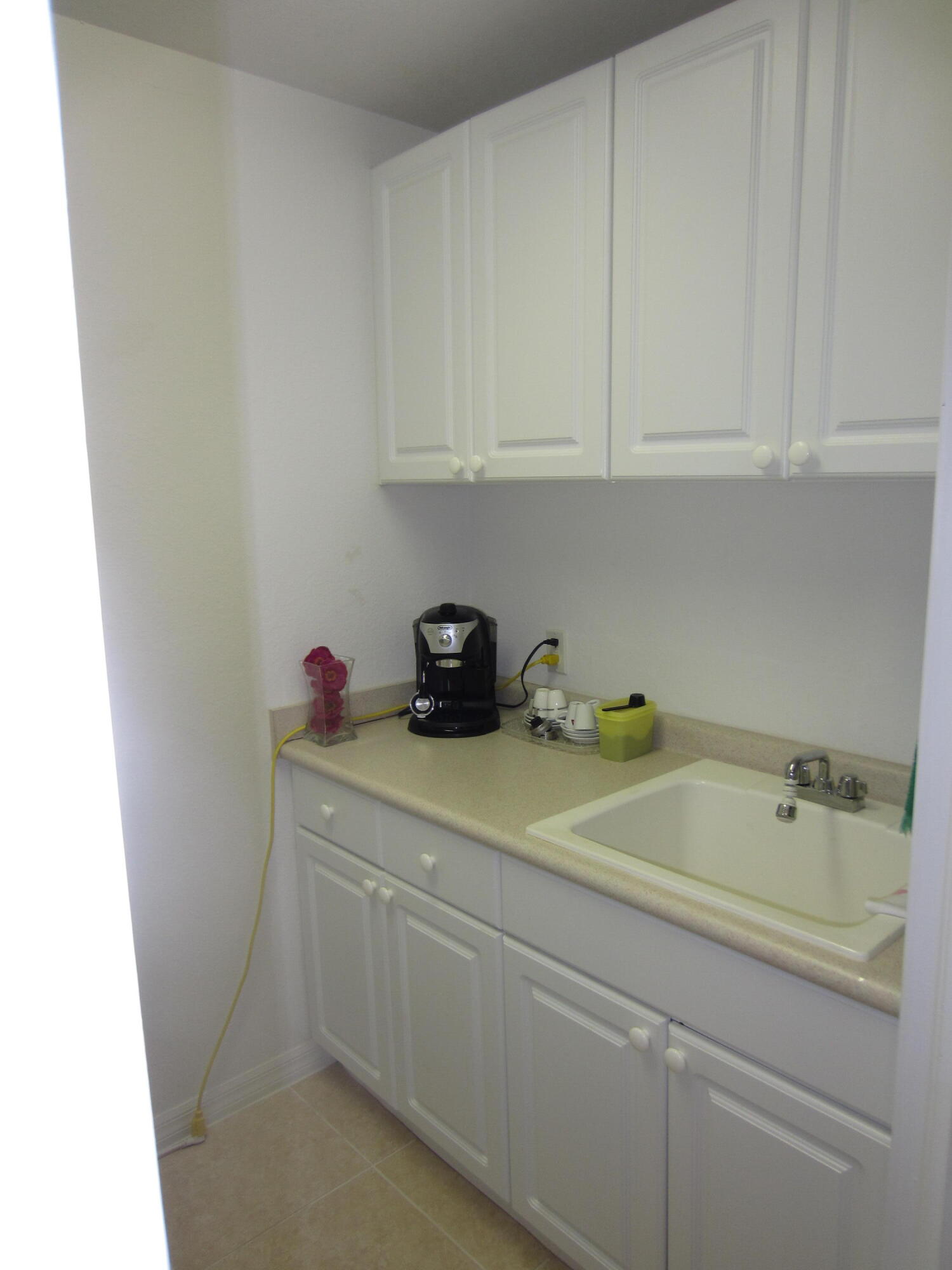 1813 Lakefront Boulevard, Unit B2 Fort Pierce, FL 34982 - Photo 2 of 25 IMG_2059