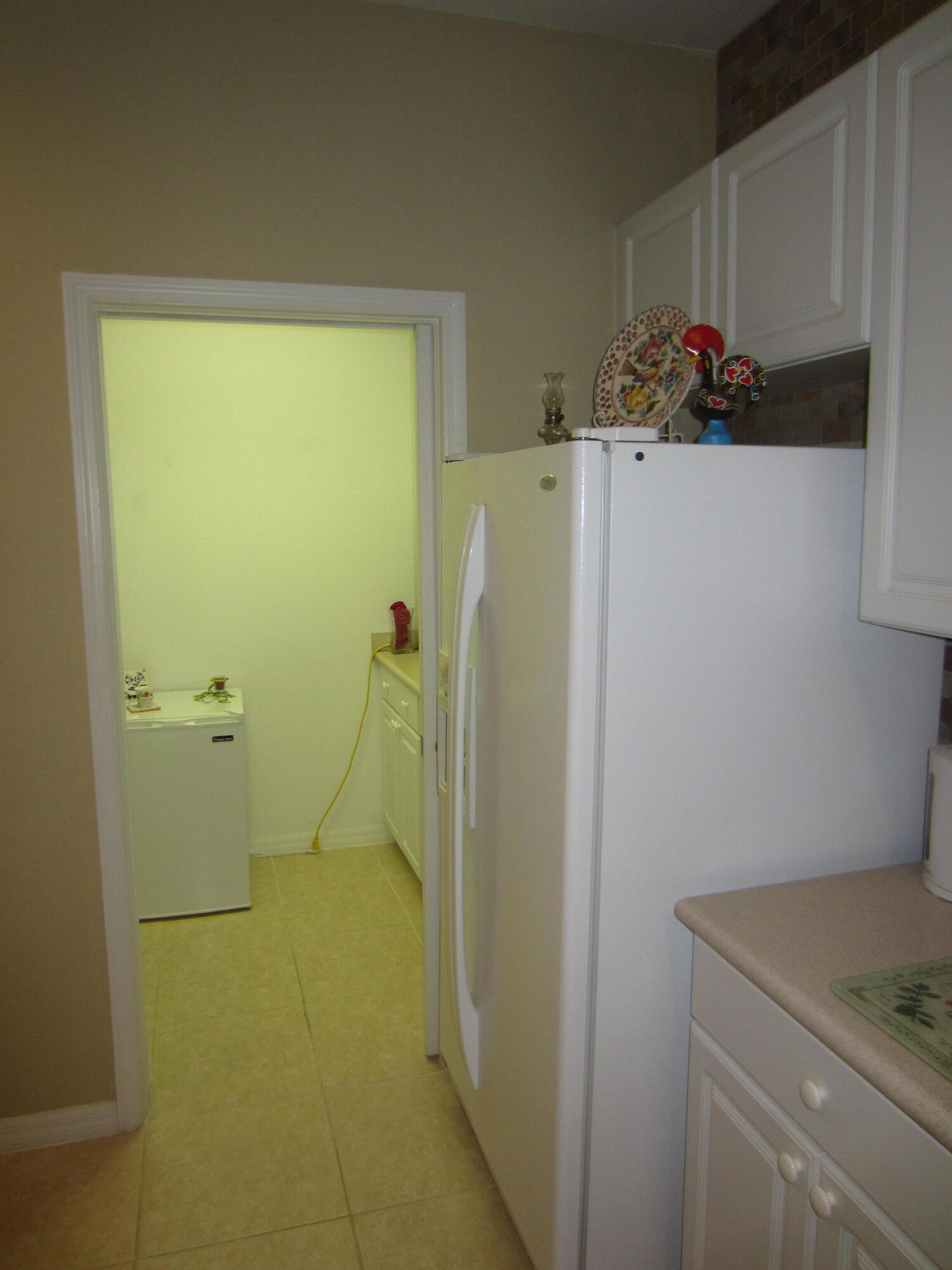 1813 Lakefront Boulevard, Unit B2 Fort Pierce, FL 34982 - Photo 4 of 25 IMG_2061