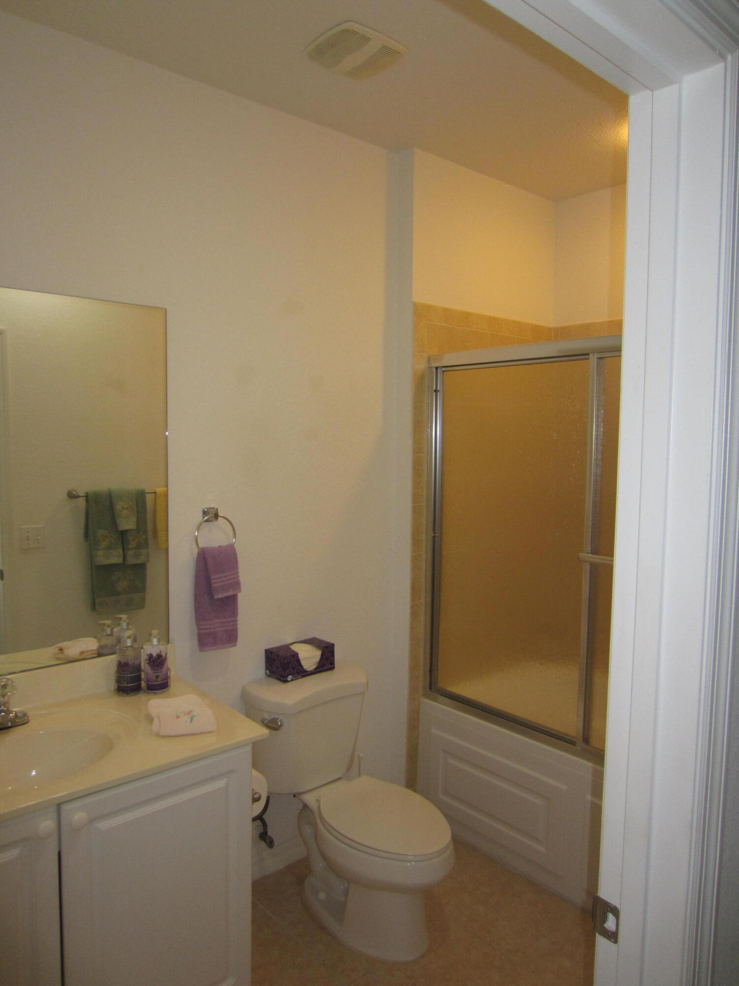 1813 Lakefront Boulevard, Unit B2 Fort Pierce, FL 34982 - Photo 9 of 25 IMG_2066