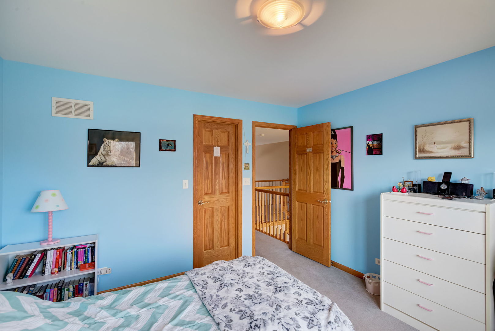 206 Meier Road Arlington Heights, IL 60005 - Photo 32 of 42 a bedroom with a bed and cabinets