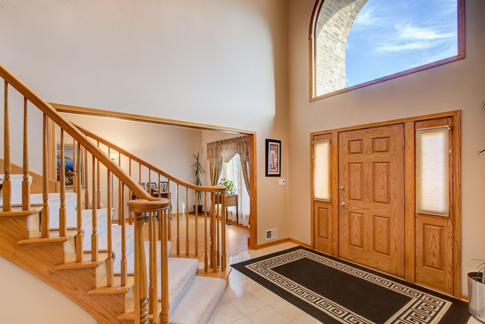 206 Meier Road Arlington Heights, IL 60005 - Photo 4 of 42 a view of an entryway with staircase