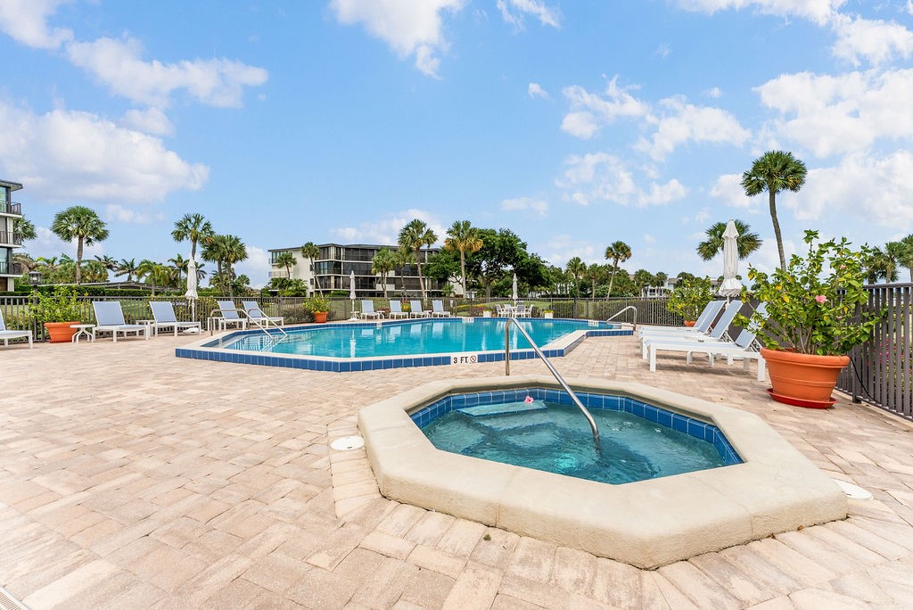 1850 Bay Road, Unit 3G Vero Beach, FL 32963 - Photo 9 of 31