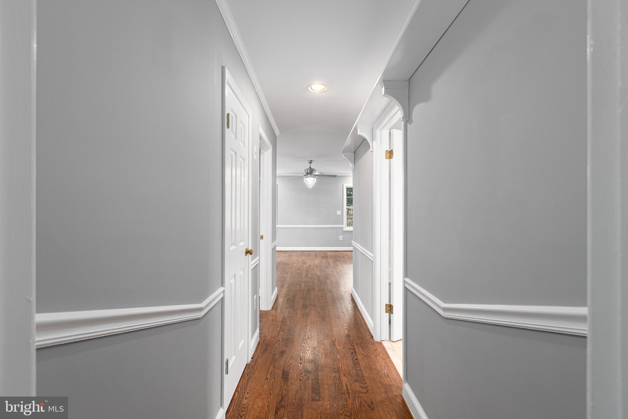 14614 Seneca Road Darnestown, MD 20854 - Photo 42 of 64 Hallway inside Master Suite