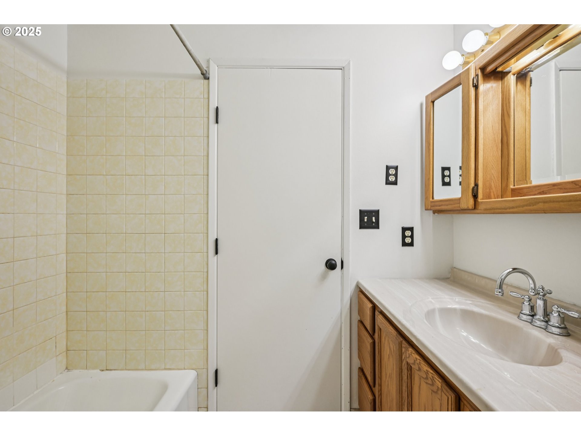 1631 North Clark Street Cornelius, OR 97113 - Photo 22 of 29 a bathroom with a sink and a mirror