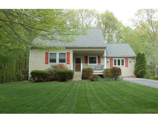 26 Stanley Road Medway, MA 02053 - Photo 2 of 13 Gallery Image 2