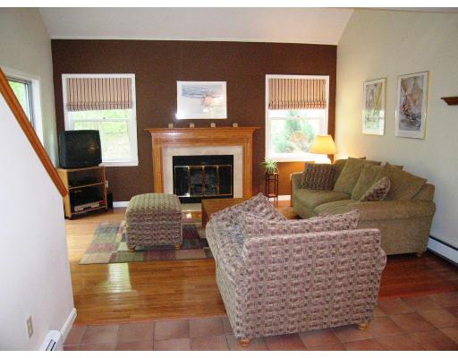 26 Stanley Road Medway, MA 02053 - Photo 3 of 13 Gallery Image 3