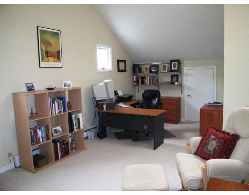 26 Stanley Road Medway, MA 02053 - Photo 6 of 13 Gallery Image 6