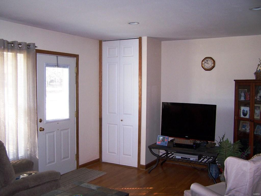 4701 Forman Road Affton, MO 63123 - Photo 9 of 27 Gallery Image 9