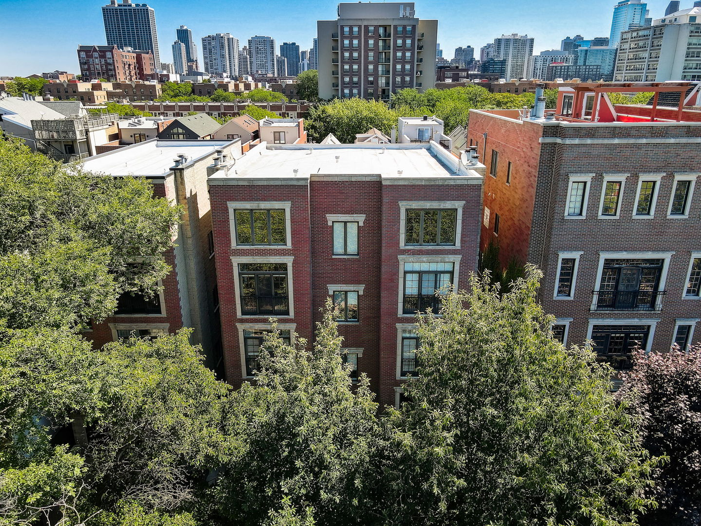 1367 North Mohawk Street, Unit 3N Chicago, IL 60610 - Photo 2 of 37 a front view of a building with outdoor seating